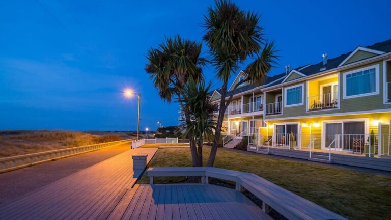 Iconic Seaside Hotels in the US: Definitive Expert Resort Guide